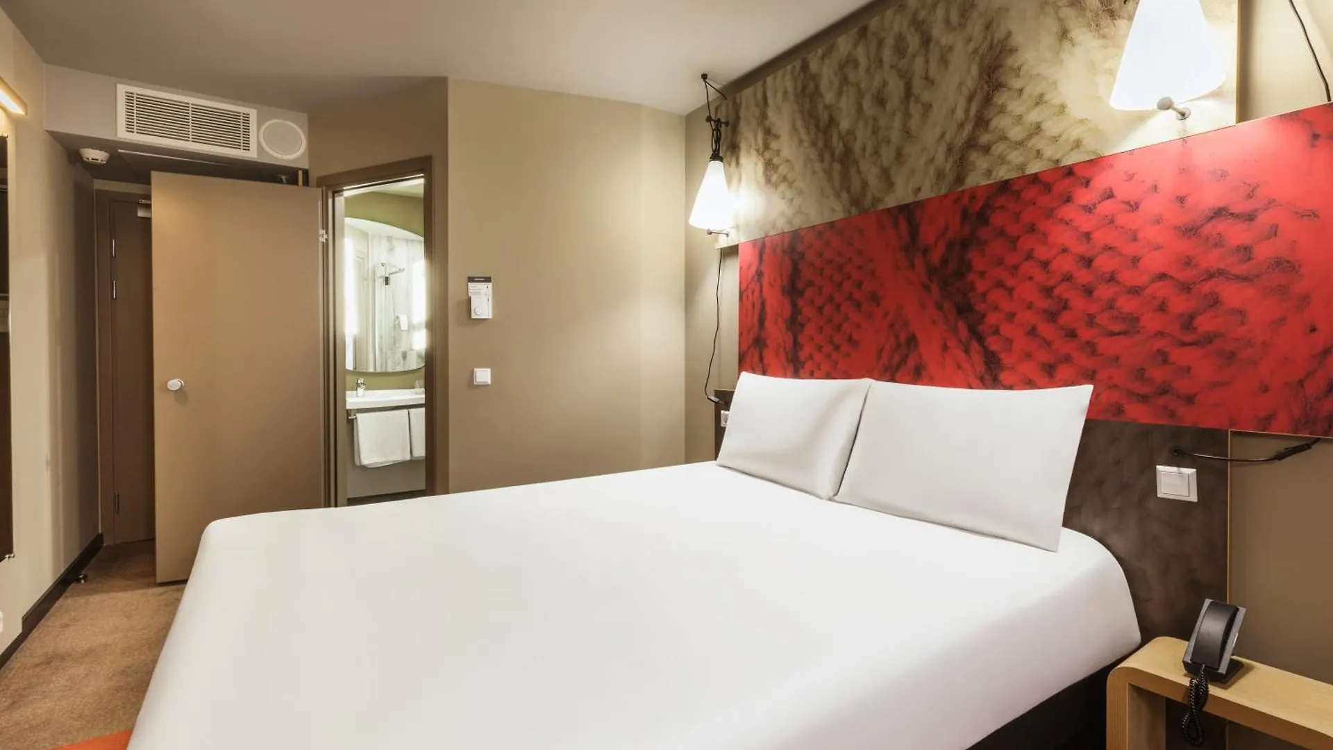 Ibis Tbilisi Stadium 4*,